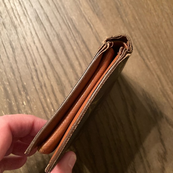 -Louis Vuitton bifold monogram wallet - Picture 3 of 8